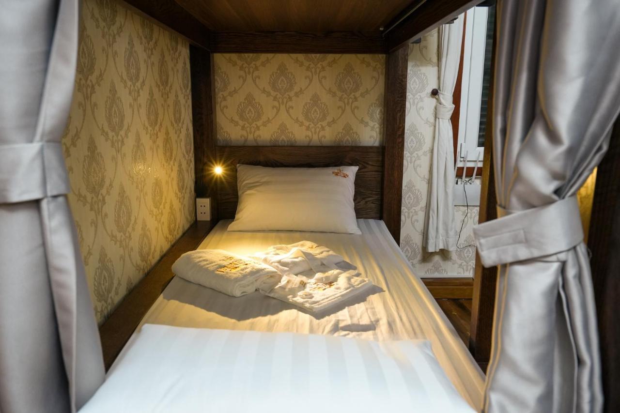 Musketeers Guest House Hanoi Exterior photo
