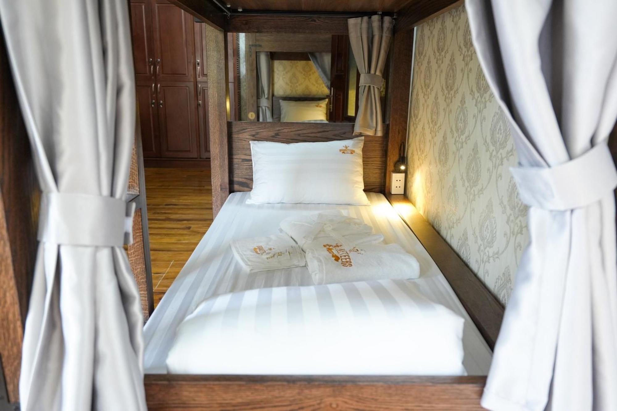 Musketeers Guest House Hanoi Exterior photo